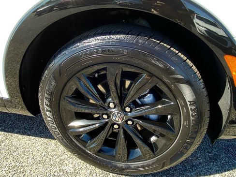 Used 2025 Buick Envista Sport Touring FWD image 47