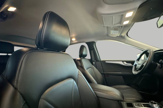 Used 2025 Ford Escape SE w/ PHEV Premium Package FWD image 17
