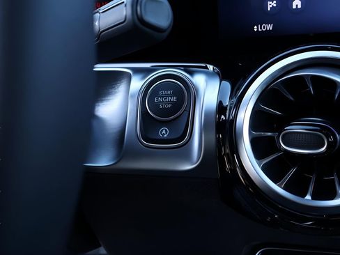New 2026 Mercedes-Benz GLB 250 4MATIC image 47