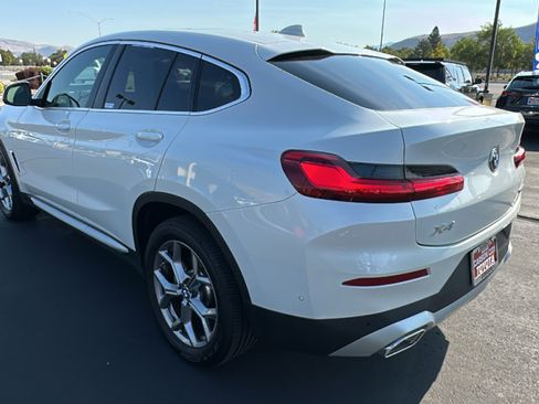 Used 2025 BMW X4 xDrive30i w/ Premium Package image 5