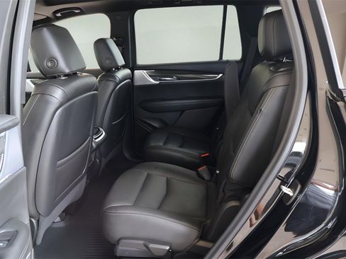 Used 2023 Cadillac XT6 Sport image 12