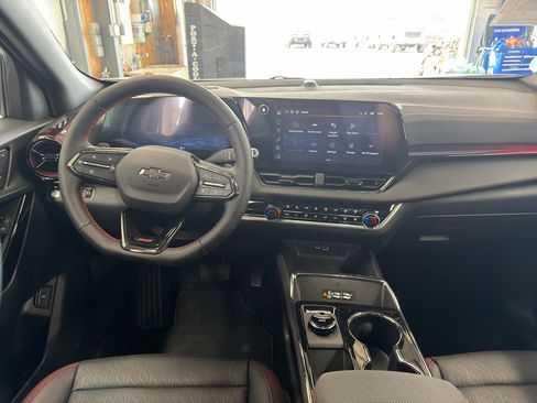 New 2026 Chevrolet Equinox RS w/ Convenience Package III AWD/4WD image 33