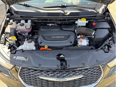 Used 2023 Chrysler Pacifica Limited FWD image 51
