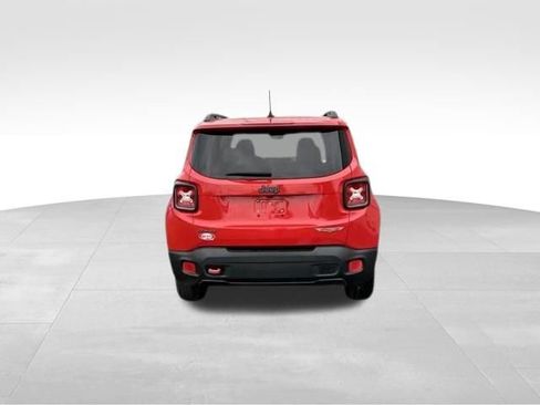 Used 2016 Jeep Renegade Trailhawk w/ Premium Trailhawk Package AWD/4WD image 6