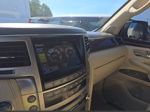 Used 2014 Lexus LX 570 4WD image 11