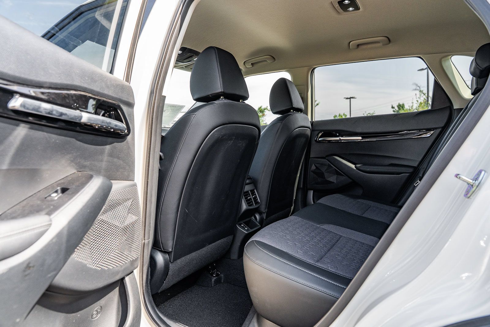 Used 2026 Kia Seltos S FWD image 16