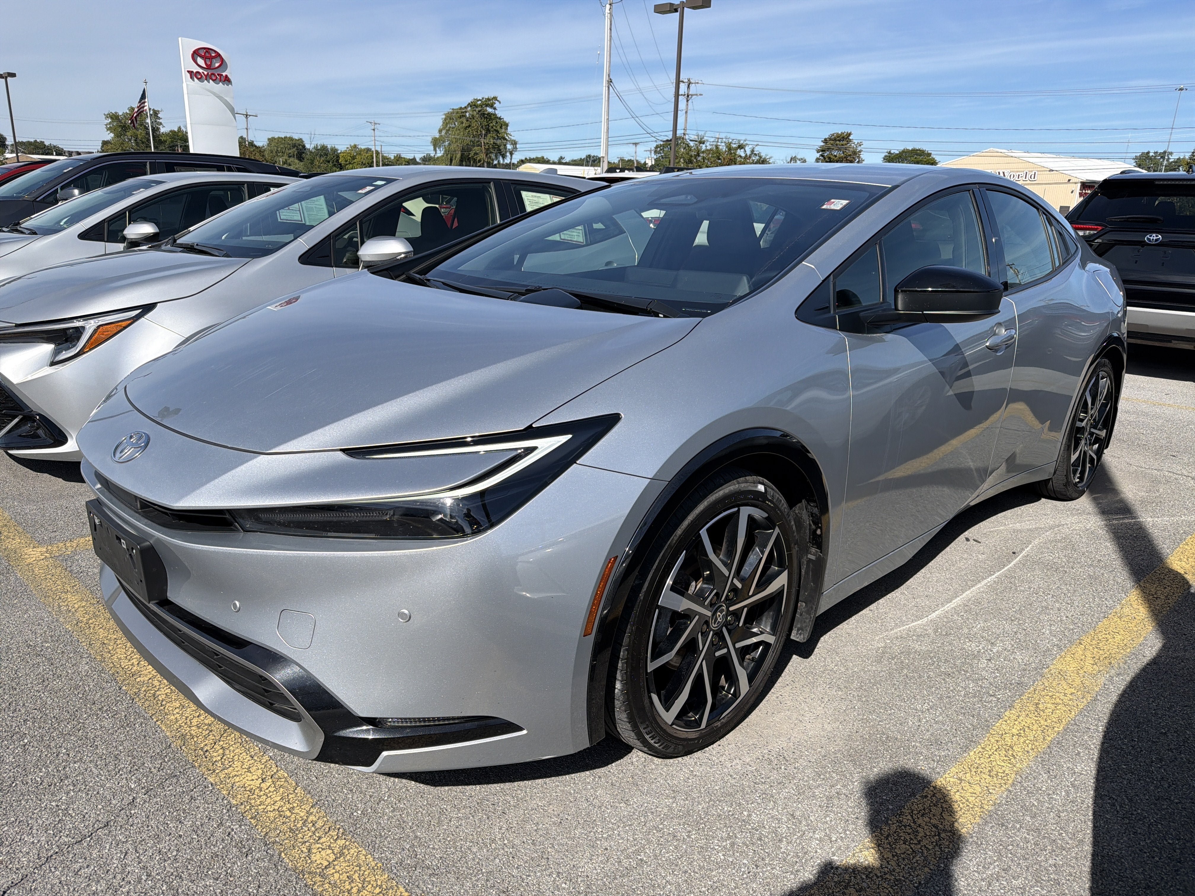 Used 2024 Toyota Prius Prime FWD image 4
