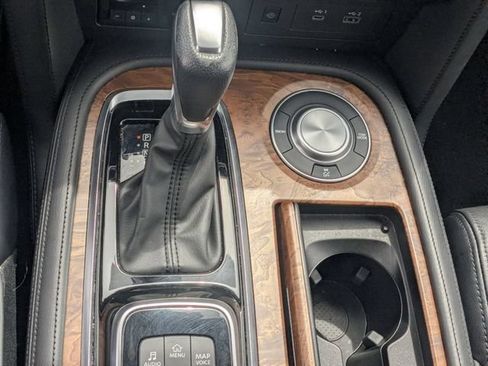 Used 2024 Nissan Armada SL w/ Captain's Chairs Package RWD image 21