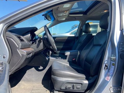 Used 2017 Subaru Outback 2.5i Limited AWD/4WD image 4