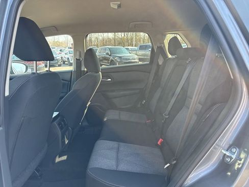 Used 2025 Nissan Rogue SV FWD image 11