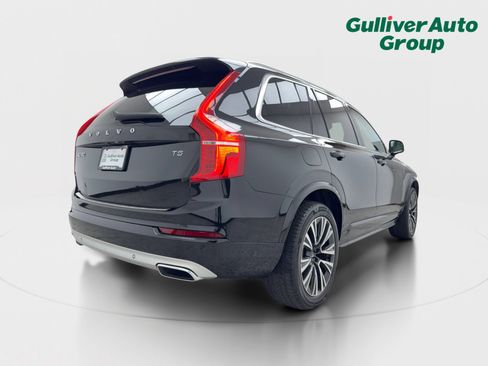 Used 2020 Volvo XC90 T5 Momentum w/ Protection Package Premier FWD image 8