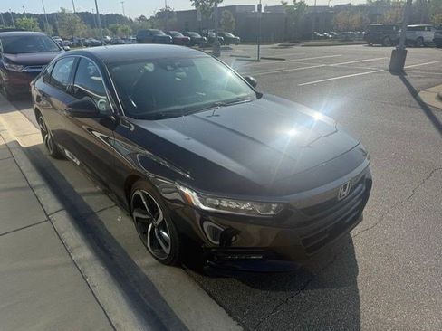 Used 2018 Honda Accord Sport image 4