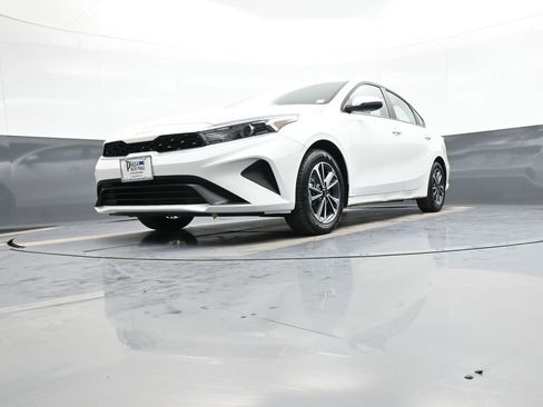 Certified 2024 Kia Forte LXS w/ LXS Technology Package image 24