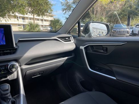 Used 2025 Toyota RAV4 LE image 34