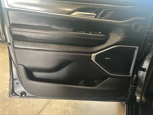 Used 2023 Jeep Wagoneer 4WD w/ Convenience Group I image 10