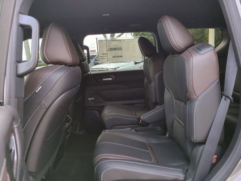 New 2026 Nissan Armada SL w/ Captain's Chari Seat Package AWD/4WD image 22