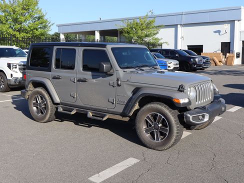Used 2023 Jeep Wrangler Unlimited Sahara AWD/4WD image 13