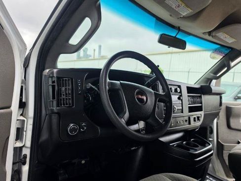 Used 2018 GMC Savana 2500 RWD image 7