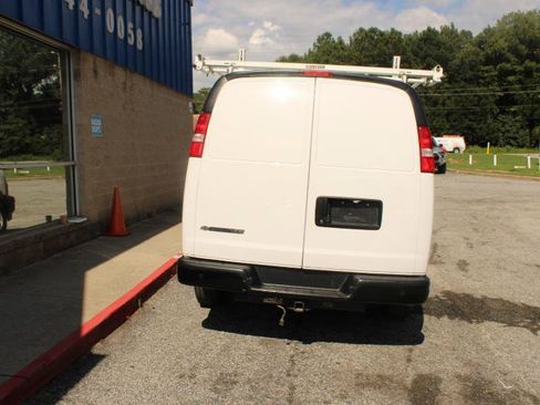 Used 2021 Chevrolet Express 2500 w/ Driver Convenience Package RWD image 5