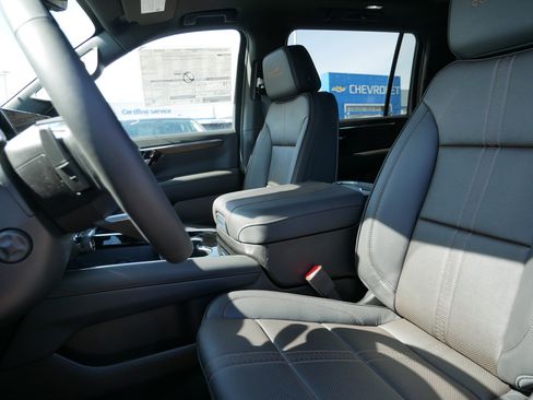 New 2026 Chevrolet Suburban High Country image 4