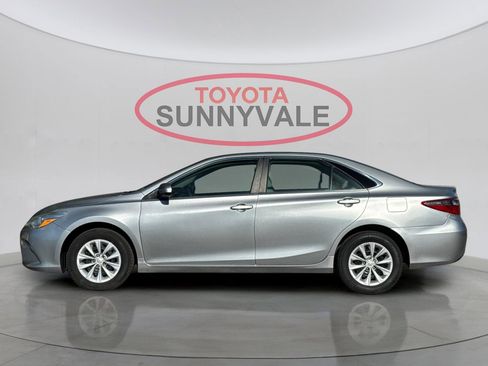 Used 2017 Toyota Camry XLE image 6