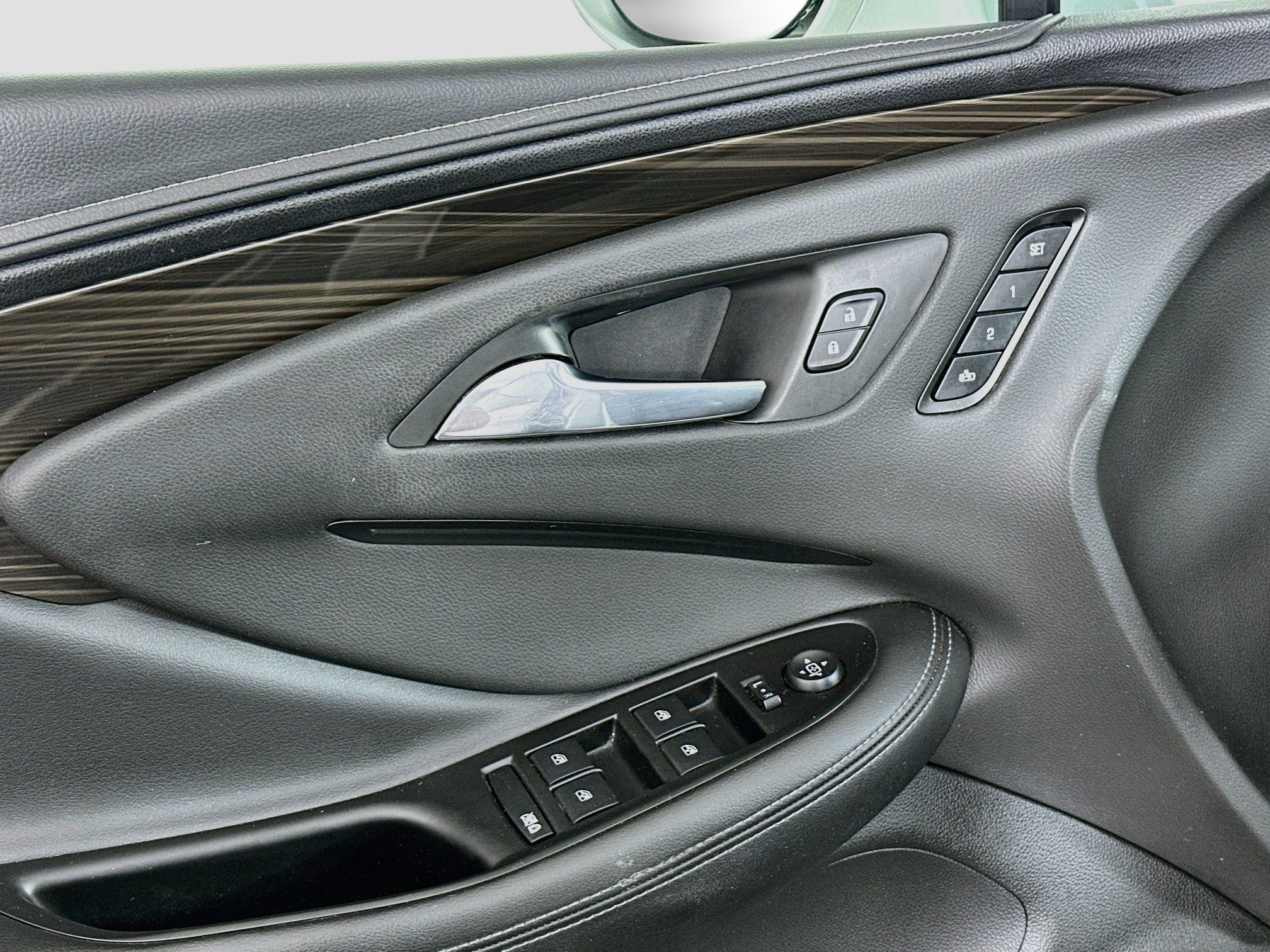 Used 2019 Buick Envision Essence AWD/4WD image 15