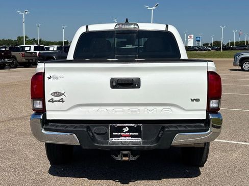 Used 2019 Toyota Tacoma SR5 AWD/4WD image 6