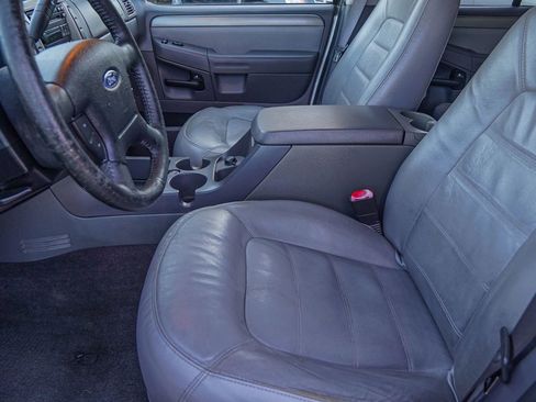 Used 2005 Ford Explorer Sport XLT image 20
