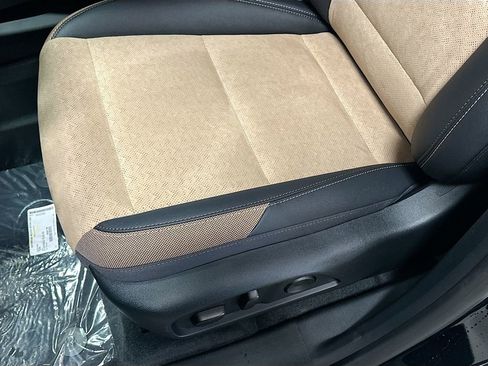 New 2026 Chevrolet Equinox ACTIV FWD image 21