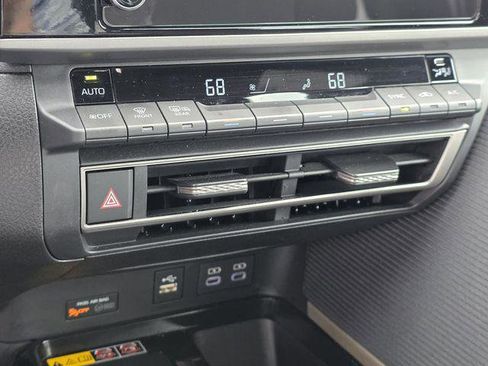 Certified 2025 Toyota Camry SE image 18