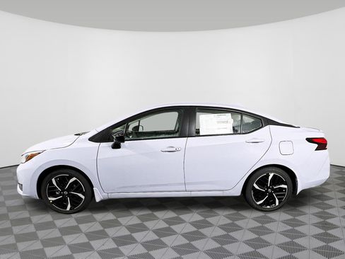 New 2025 Nissan Versa SR w/ Trunk Package FWD image 27