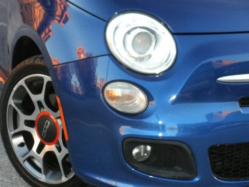 Used 2012 FIAT 500 Sport w/ Safety & Sound Pkg FWD image 3