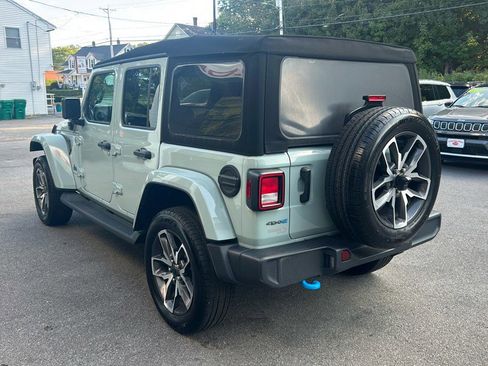 Used 2024 Jeep Wrangler Unlimited w/ Convenience Group image 5