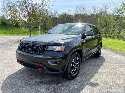 Used 2018 Jeep Grand Cherokee Trailhawk AWD/4WD image 7