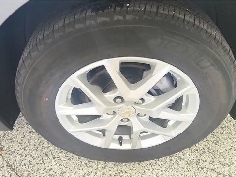 Used 2023 Chevrolet Equinox LT FWD image 13