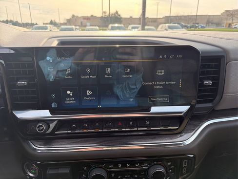 Used 2024 Chevrolet Silverado 1500 LTZ w/ LTZ Convenience Package II image 11