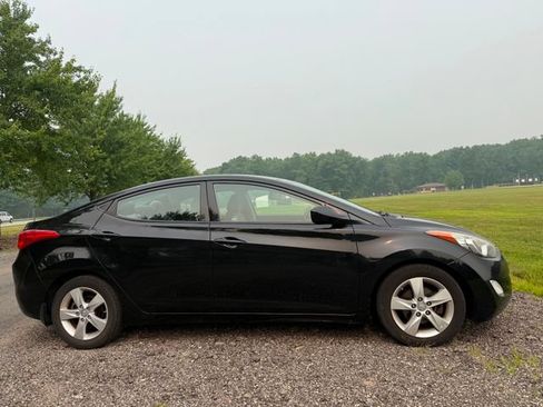 Used 2013 Hyundai Elantra GLS w/ Preferred Pkg FWD image 5