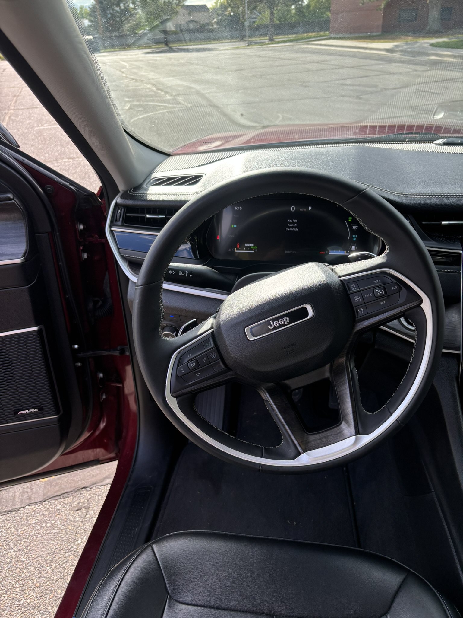 Used 2023 Jeep Grand Cherokee 4WD 4xe image 12