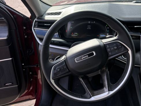 Used 2023 Jeep Grand Cherokee 4WD 4xe image 12