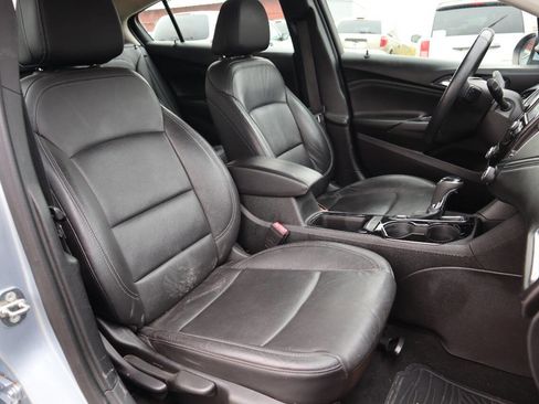 Used 2018 Chevrolet Cruze LT w/ Leather Package image 6