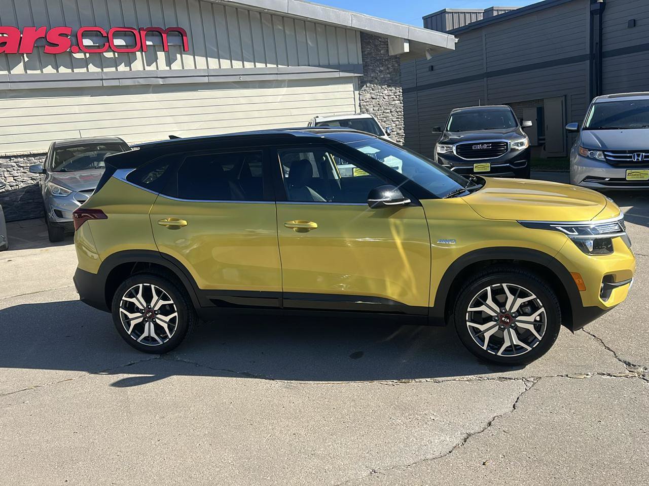 Used 2021 Kia Seltos S AWD/4WD image 2