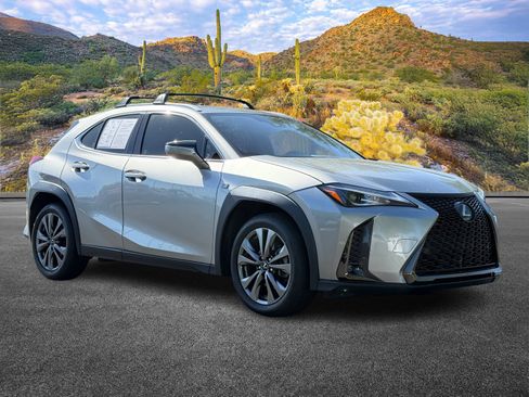 Used 2019 Lexus UX 200 image 2
