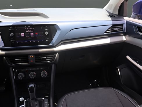 Certified 2023 Volkswagen Taos SE FWD image 16