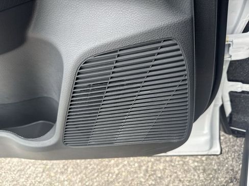 New 2026 Nissan Kicks SR image 25