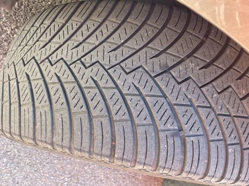 Used 2018 Toyota Camry SE w/ Moonroof Package image 3