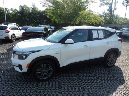 Used 2021 Kia Seltos LX AWD/4WD image 3