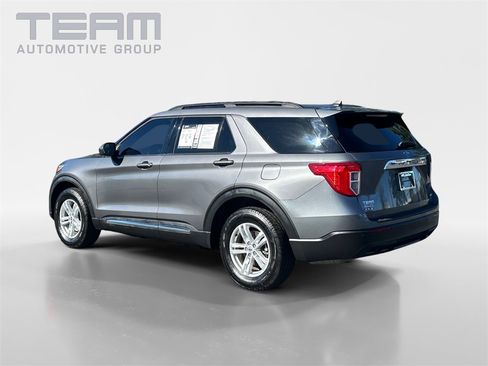 Used 2023 Ford Explorer XLT image 5