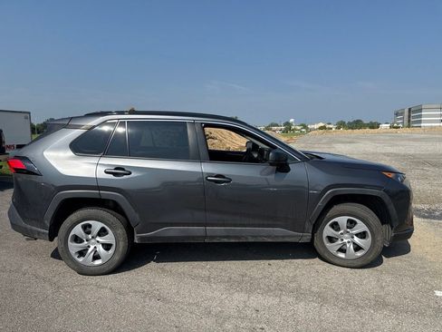 Used 2021 Toyota RAV4 LE FWD image 12