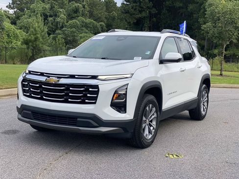 Used 2025 Chevrolet Equinox LT w/ Convenience Package II FWD image 10