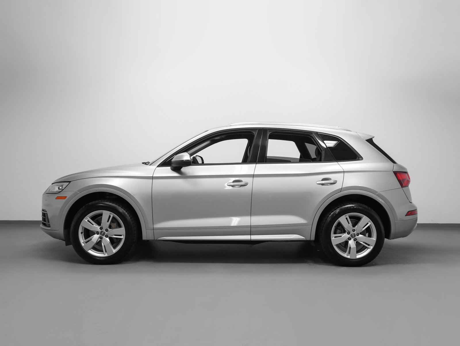 Used 2018 Audi Q5 2.0T Premium AWD/4WD image 2